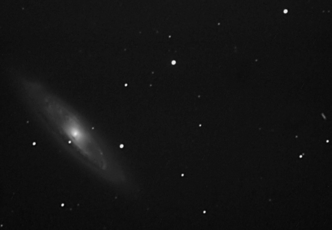 Galaxie Messier 65 mit Kleinplanet
